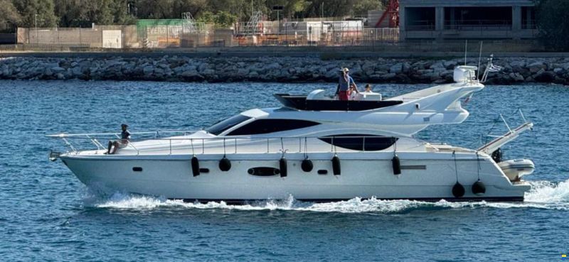 Ferretti 550