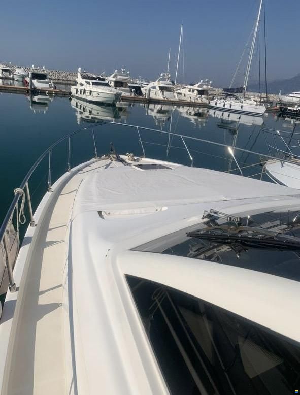 Ferretti 550
