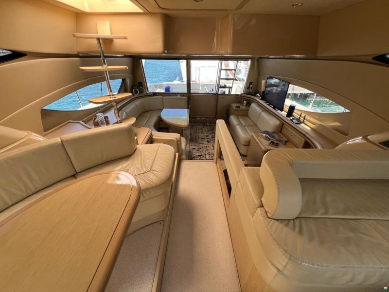 Ferretti 550