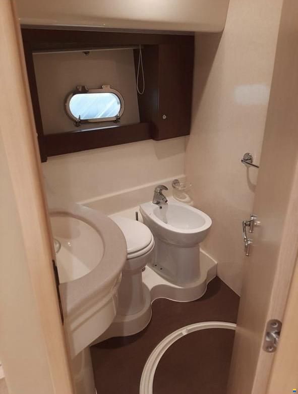 Ferretti 550