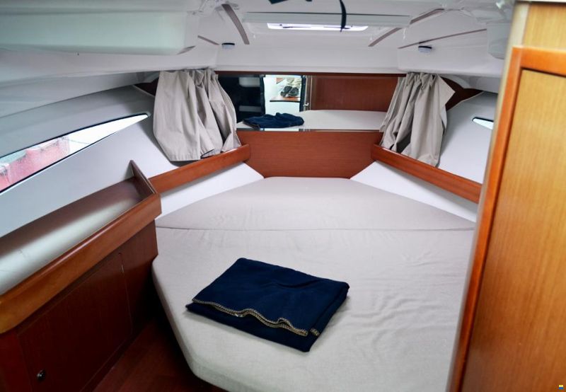 Beneteau Antares 8.80
