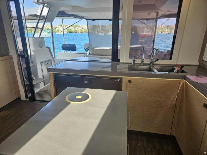 Fountaine Pajot SAONA 47