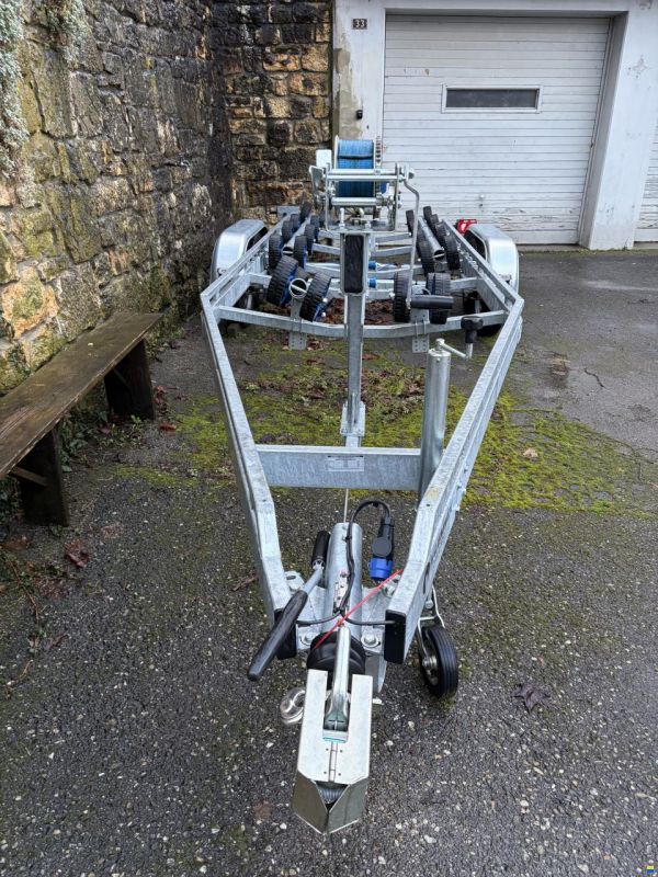 Vlemmix VTA 27V27 (Nutzlast 2180kg)