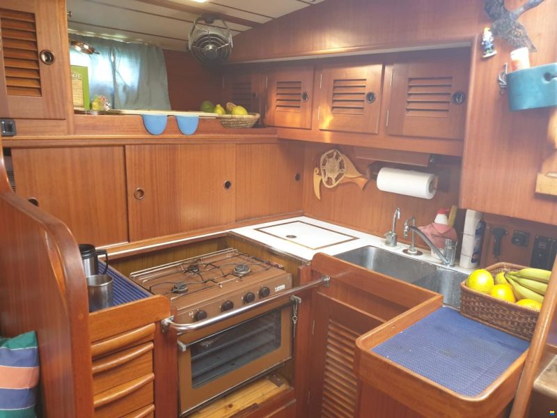 Hallberg-Rassy HR 42E Sloop