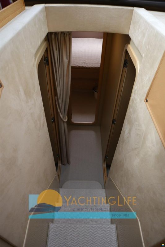 Ferretti 550