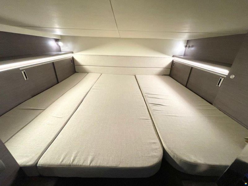 Sea Ray 320 Coupe Sundancer