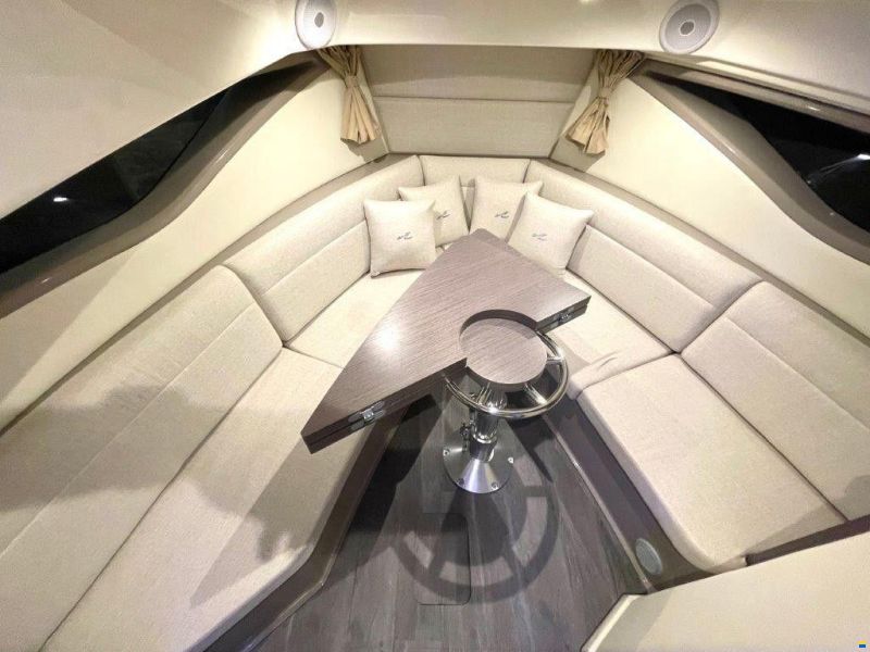Sea Ray 320 Coupe Sundancer