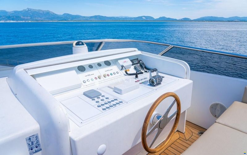 Cantieri di Pisa Akhir 85