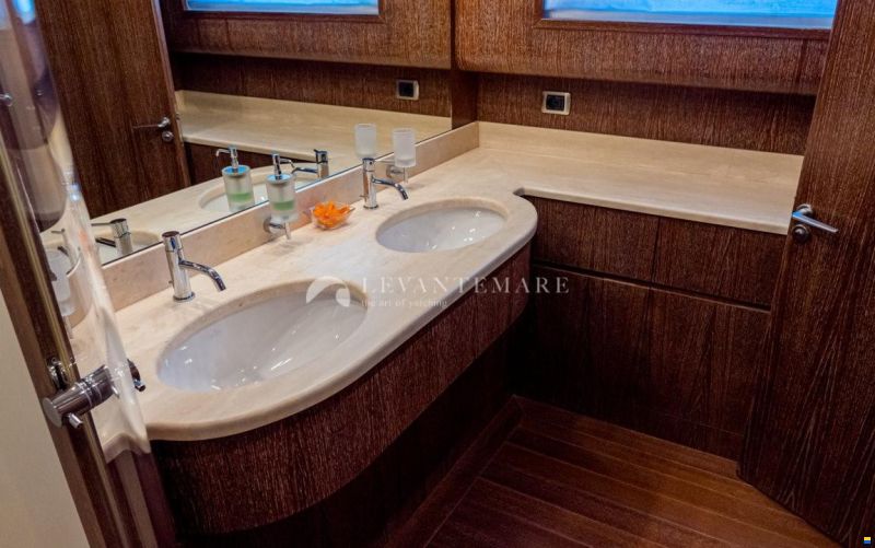 Cantieri di Pisa Akhir 85