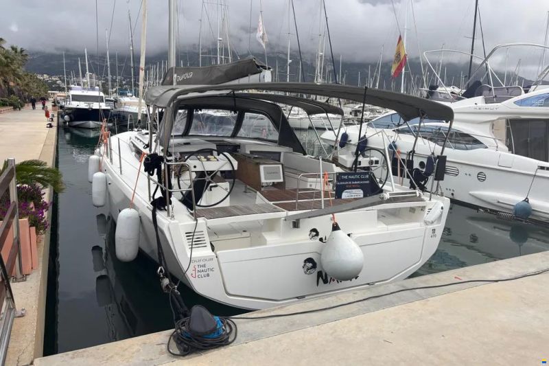 Dufour 470