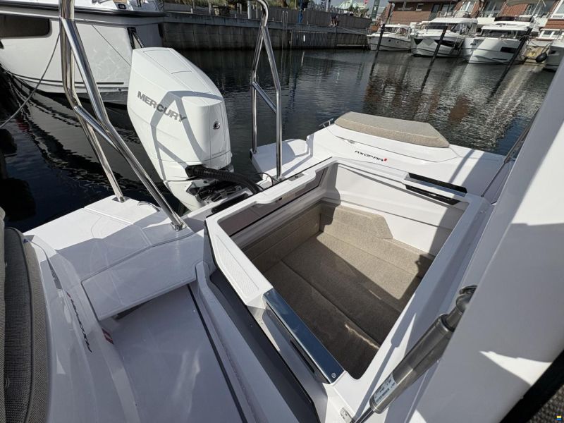 Axopar 29 Cross Cabin