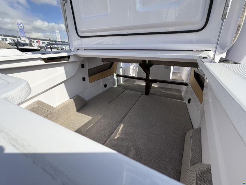 Axopar 29 Cross Cabin