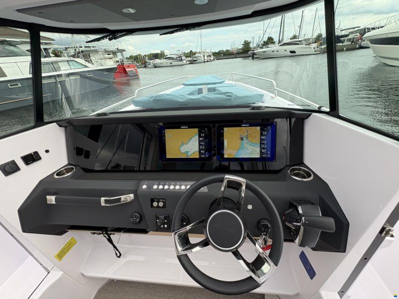 Axopar 29 Cross Cabin