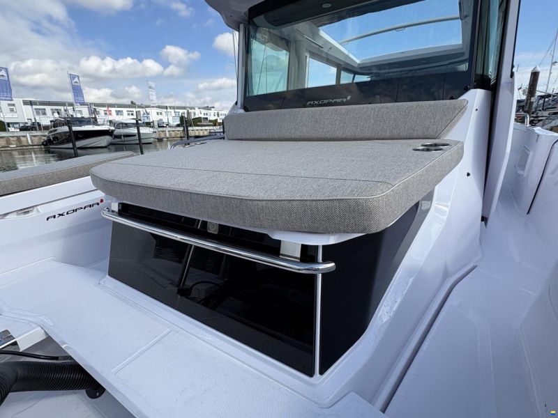 Axopar 29 Cross Cabin