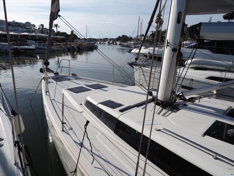 Bavaria C45 Style