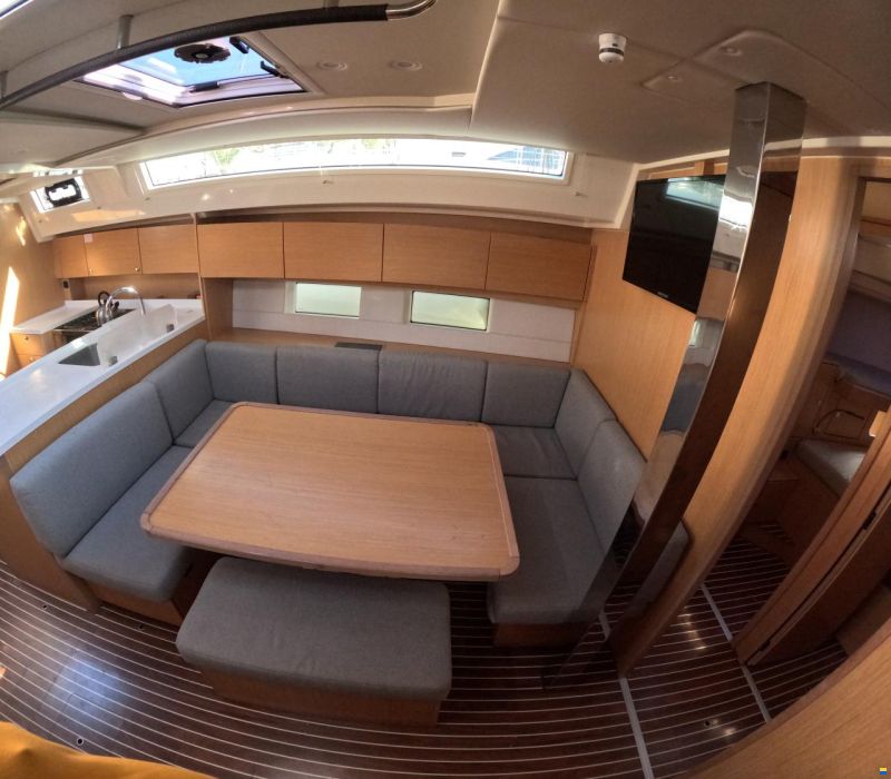 Bavaria C45 Style