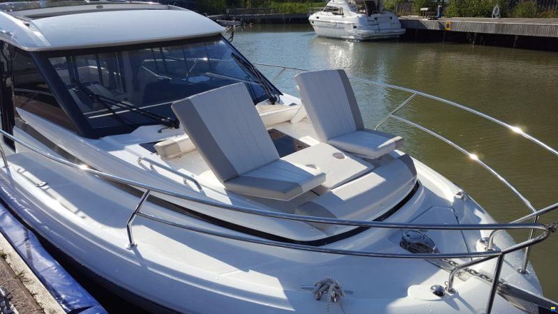Jeanneau NC 33