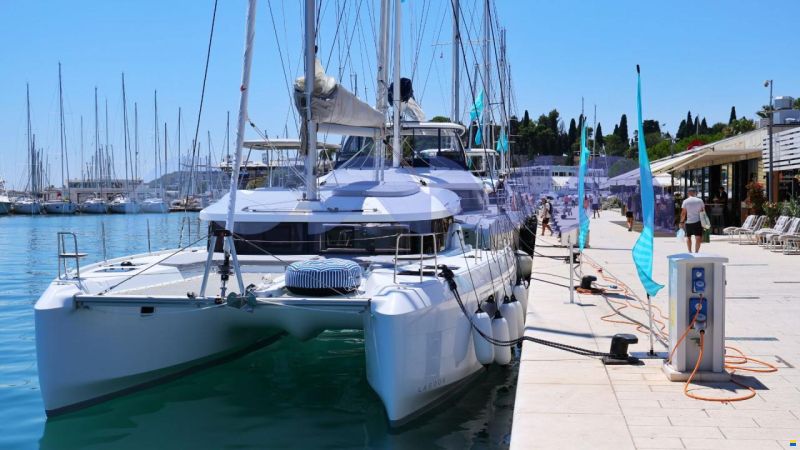 Lagoon 38