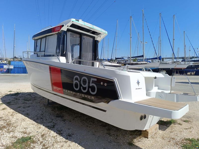 Jeanneau MERRY FISHER 695 SERIE 2