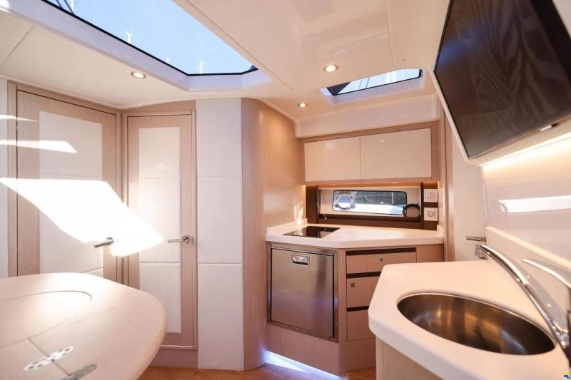 Focus Motor Yacht Power 36