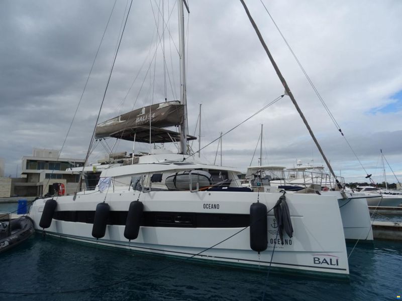Chantier Catana Bali 5.4