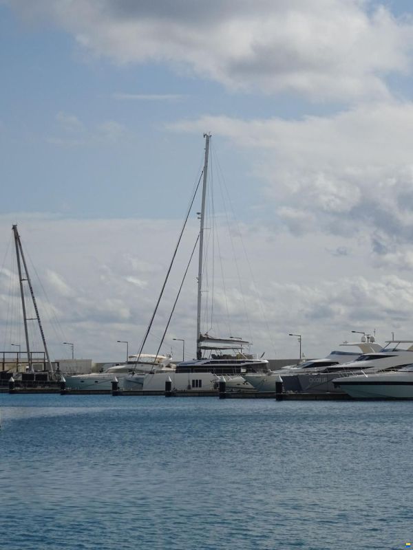 Chantier Catana Bali 5.4