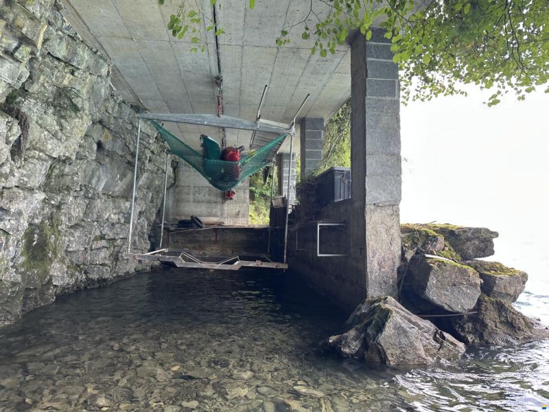 Motorboots-Unterstand am Vierwaldstätter