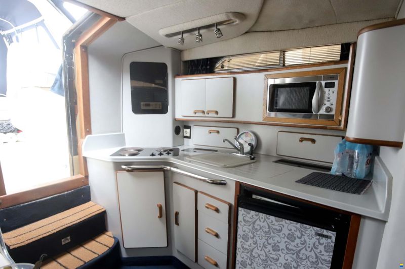 Sea Ray 350 Express Cruiser