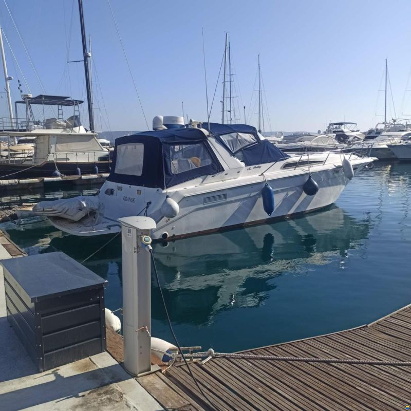 Sea Ray 350 Express Cruiser