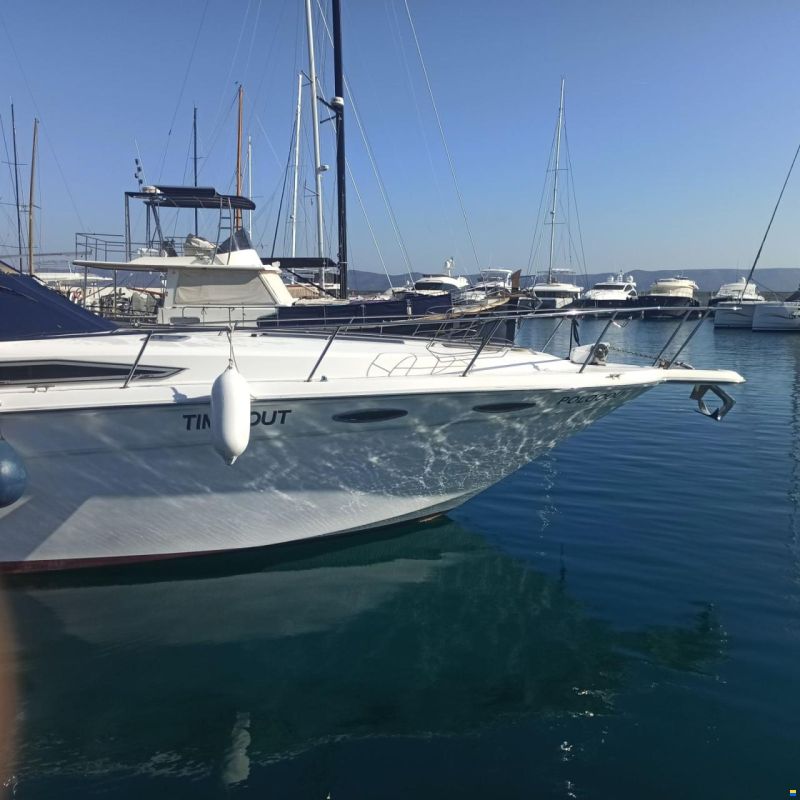 Sea Ray 350 Express Cruiser