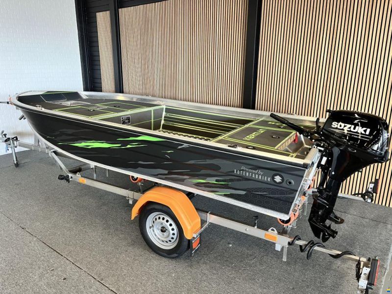 Kerman M428 visboot