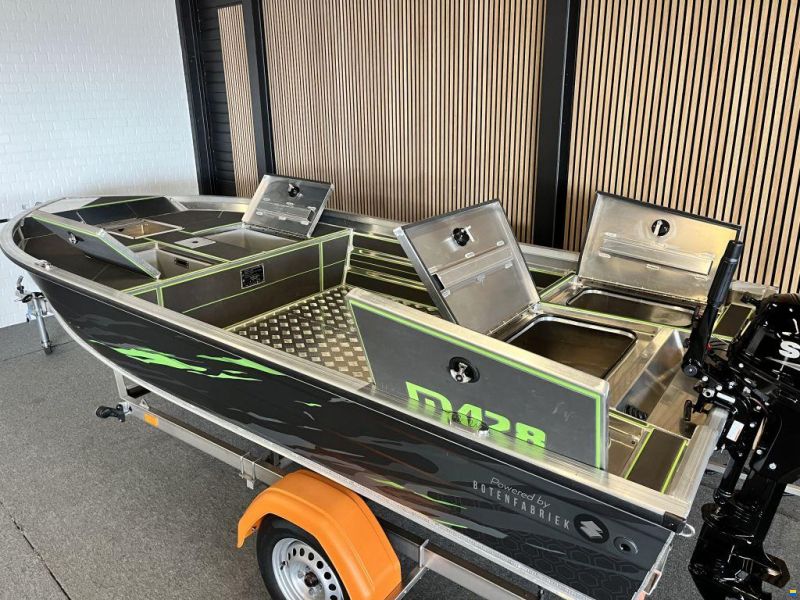 Kerman M428 visboot