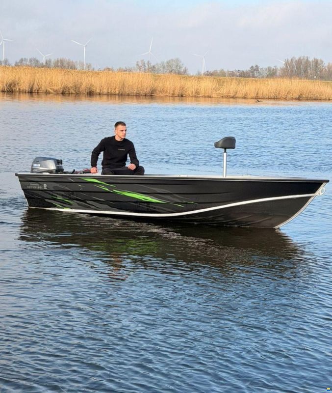 Kerman M428 visboot