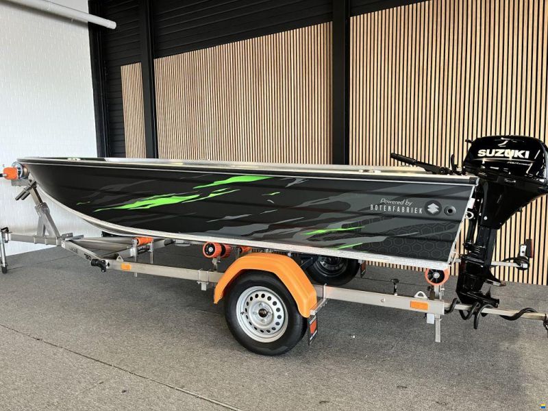 Kerman M428 visboot