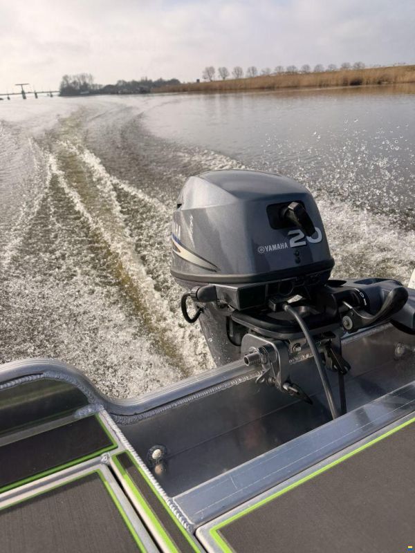 Kerman M428 visboot