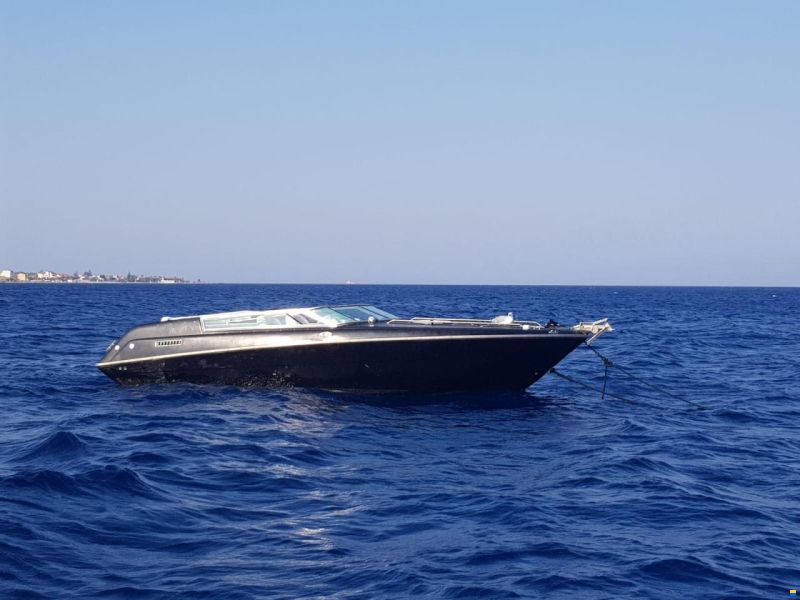 Four Winns Liberator 221