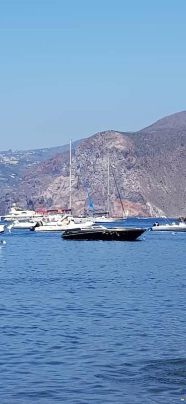Four Winns Liberator 221