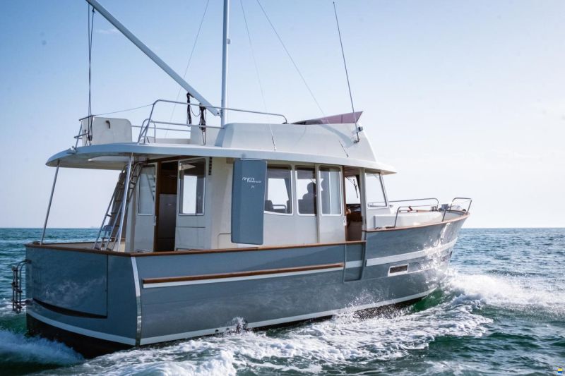 Rhéa 34 Trawler Fly Sedan