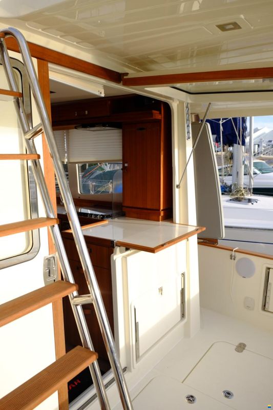 Rhéa 34 Trawler Fly Sedan