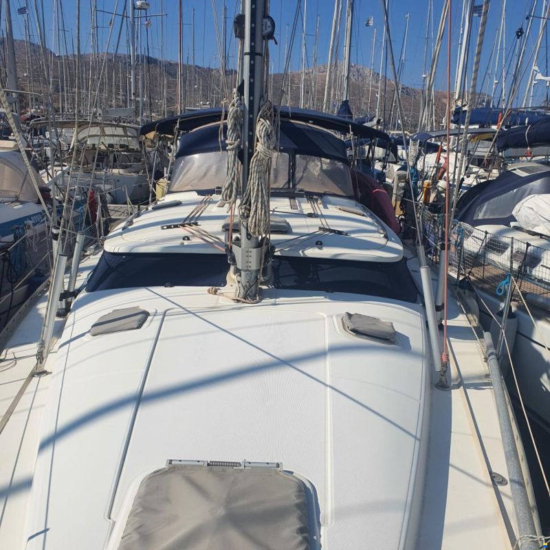 Jeanneau 43 Deck Salon