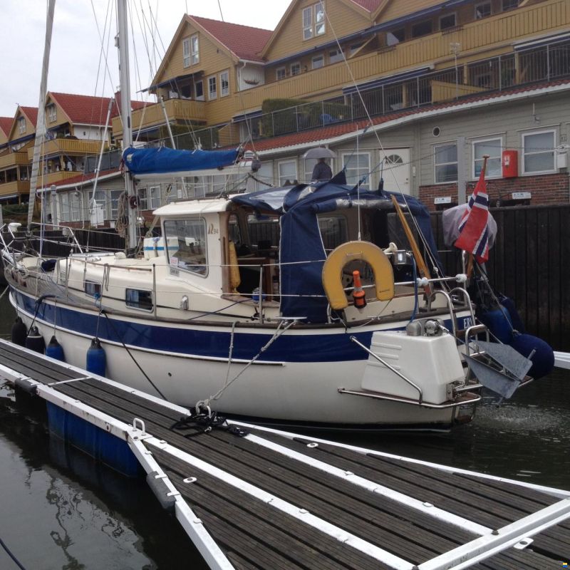Hallberg-Rassy HR94 Cutter