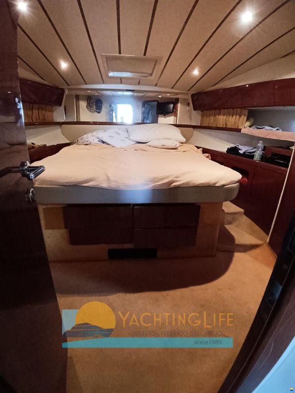 Ferretti 150