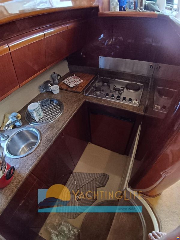 Ferretti 150