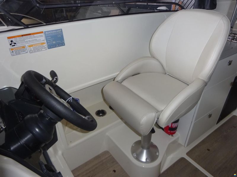 Quicksilver Activ 805 Weekend