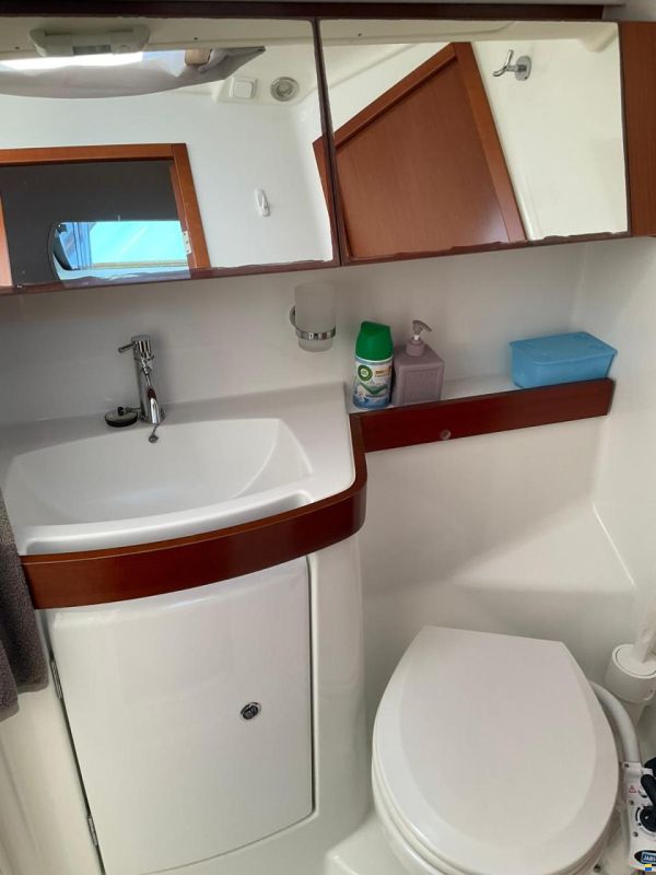 Beneteau Oceanis 40 owner version