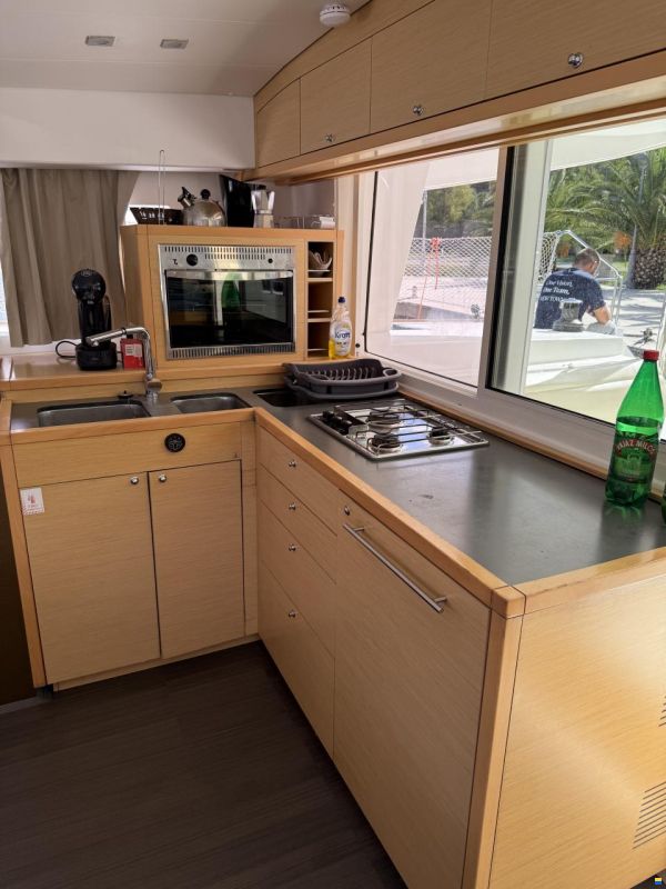 Lagoon 400