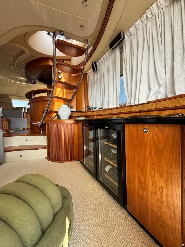 Azimut AZ 68 Fly