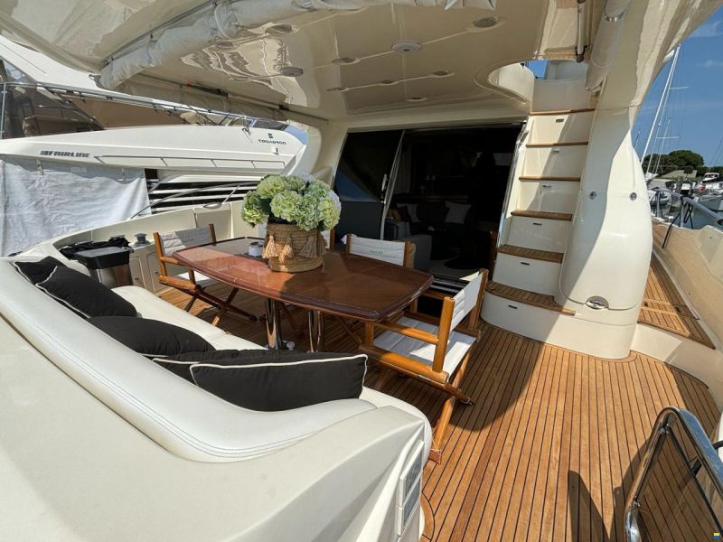 Azimut AZ 68 Fly