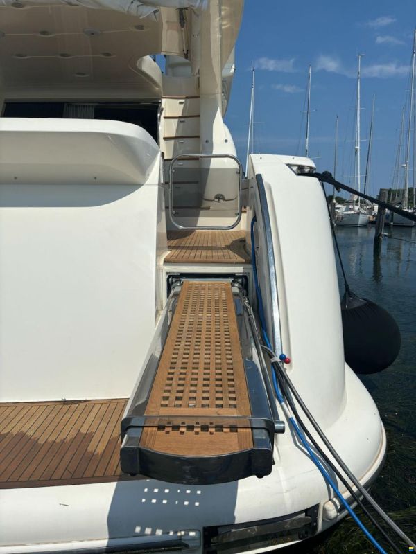 Azimut AZ 68 Fly