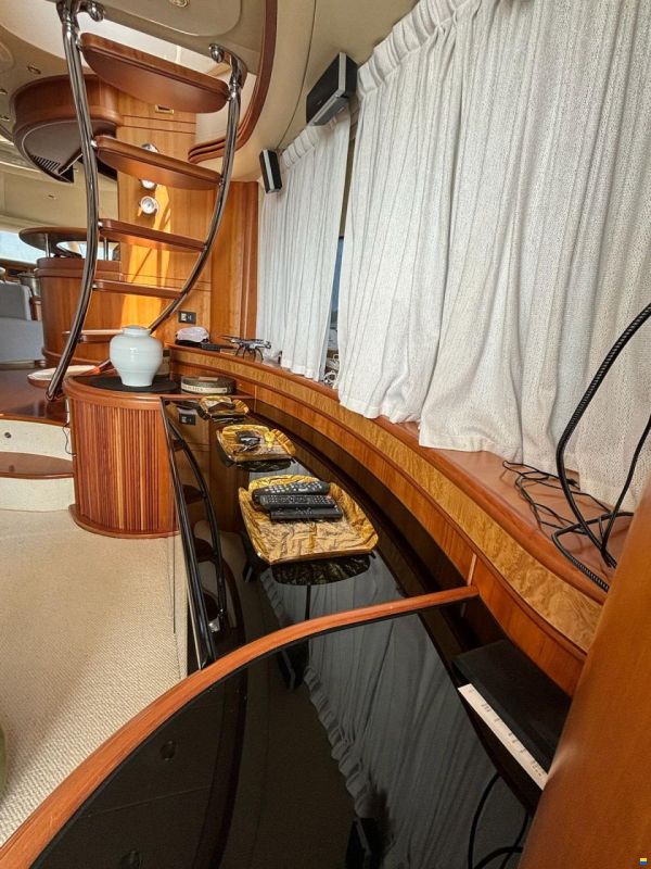 Azimut AZ 68 Fly